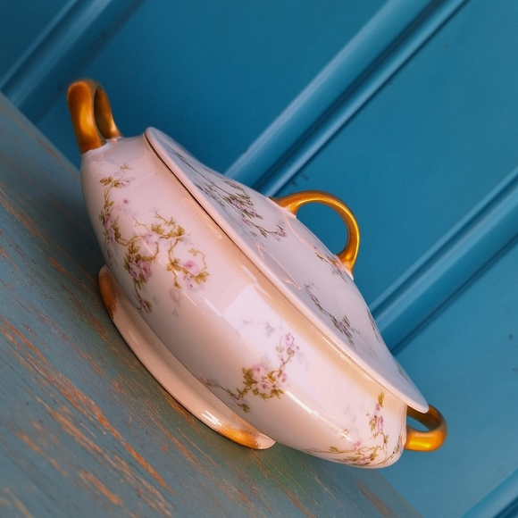 Limoges France Serving Bowl with Lid Pink Roses Gold Leaf Casserole Dish - Picture 4 of 15
